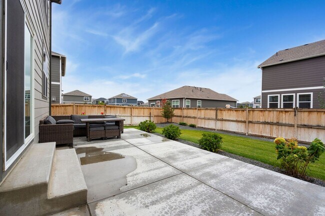 Building Photo - Updated 3-Bedroom Home With 3-Car Garage Close to Commuting, Coffee, and Gym