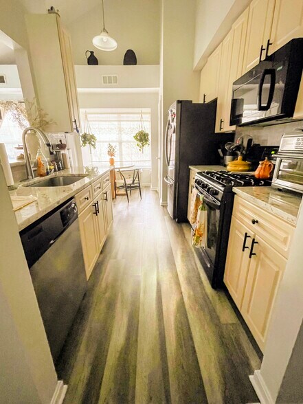 Kitchen( updated) - 5908 Founders Hill Dr