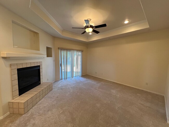 Building Photo - 3 BEDROOM IN LA QUINTA!