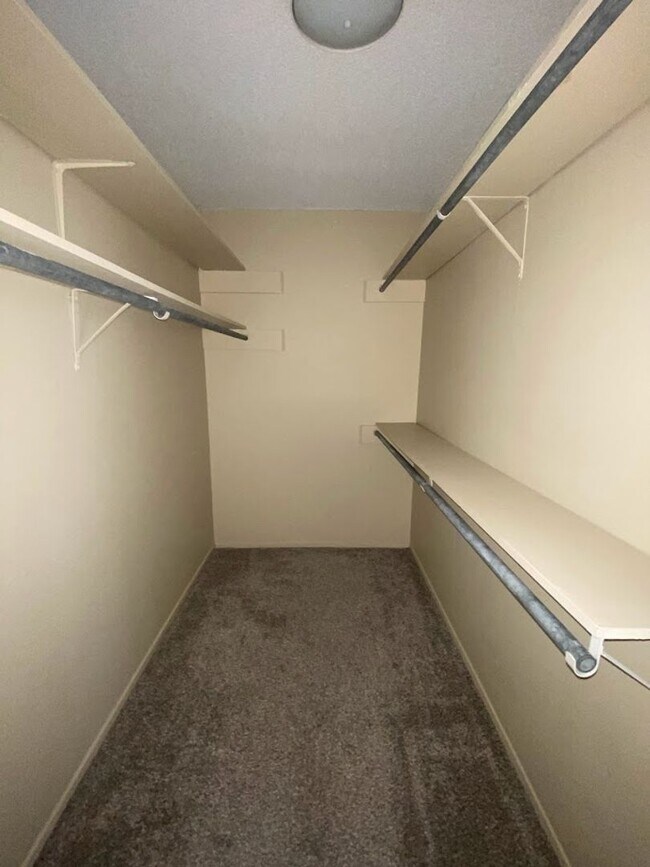 Building Photo - K002 - Pointe #61