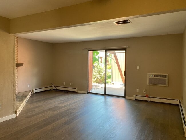 Building Photo - 1625 W Elizabeth St