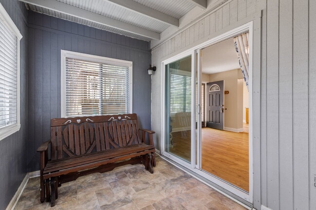 Building Photo - $200 Off First Month Updated 2BR Ground Level Condo Minutes for I77 in Rock Hill!