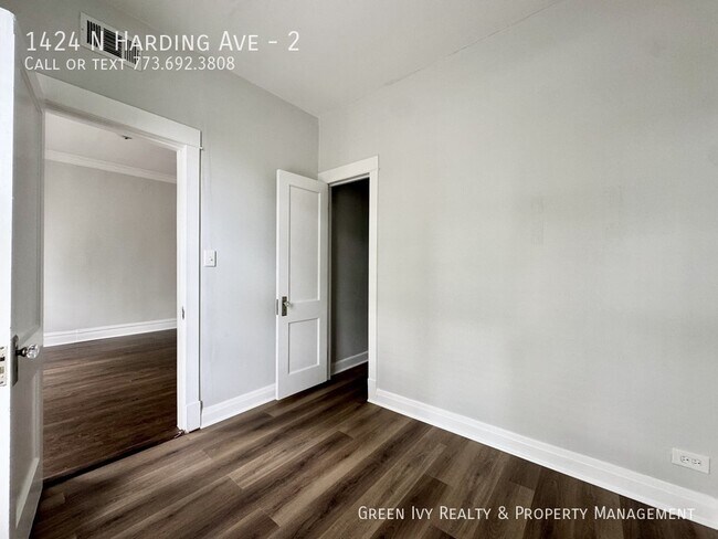 Building Photo - 1424 N Harding Ave