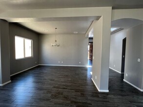 Building Photo - Tuscan Style Home