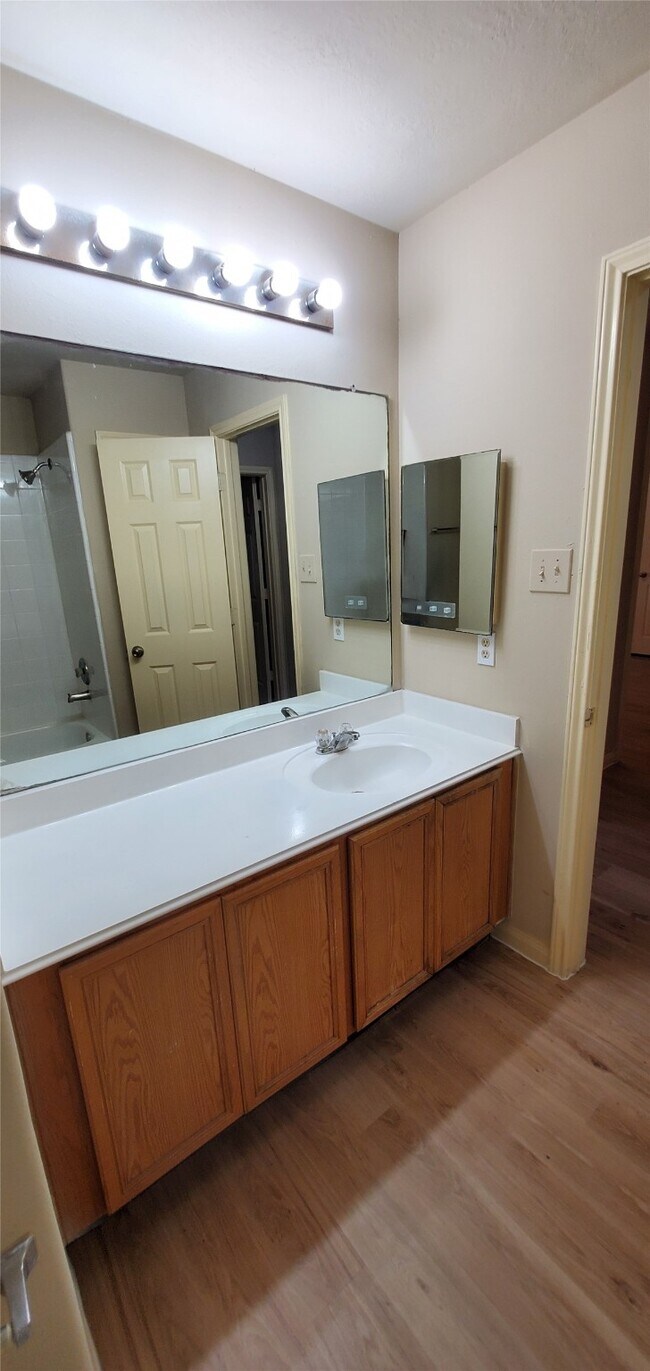 Building Photo - 16331 Woma Ct