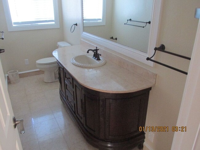 Building Photo - Remodeled !  Hardwood Flooring Throughout & New Carpet in Bedrooms, Tile, Granite, Large Living r...