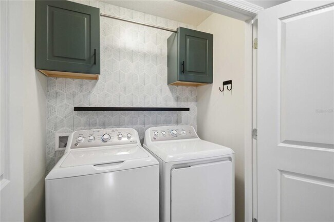 Building Photo - 11779 Glenside Ter