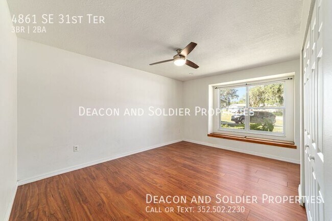 Building Photo - 4861 SE 31st Terrace