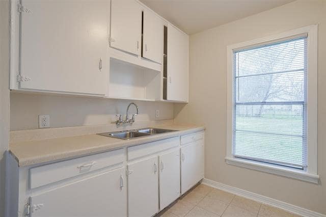 Building Photo - 4808 Sandage Ave