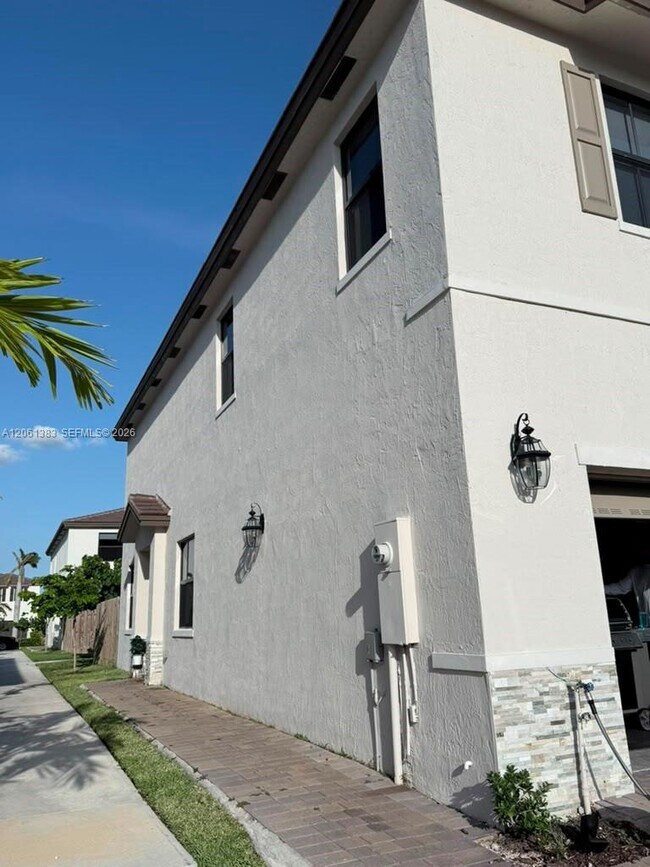 Building Photo - 23071 SW 131st Ave