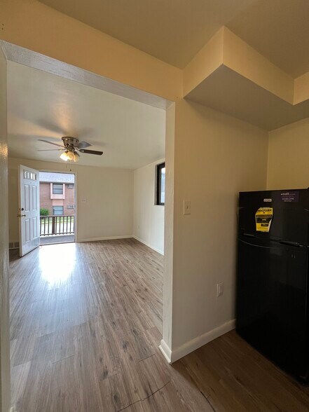 Building Photo - 935 Punta Gorda Ave