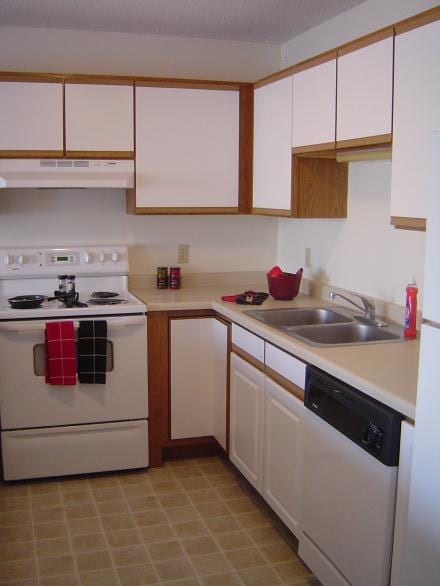 Building Photo - Pelican Rapids Townhomes