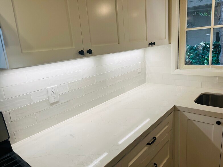 Building Photo - 1040 Prospect Ave