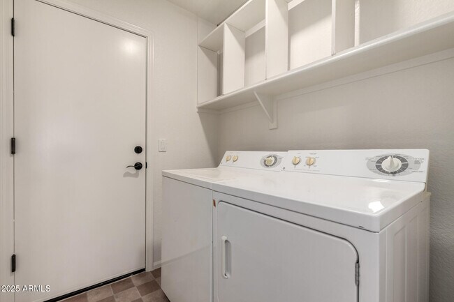Building Photo - 40249 N Cassara Dr