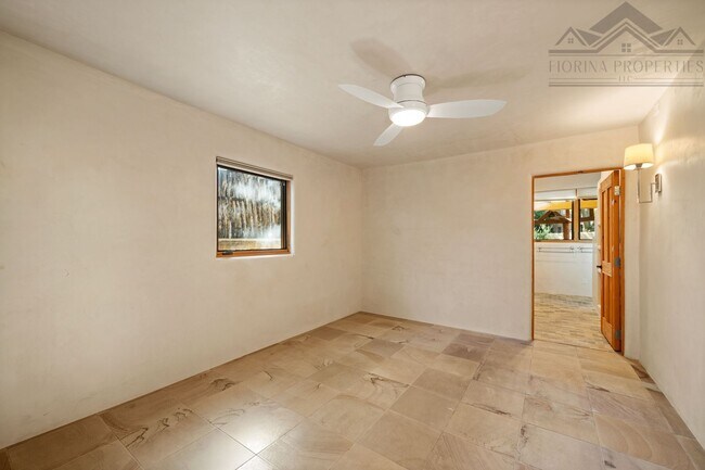 Building Photo - 659 Bishops Lodge Rd
