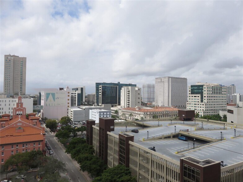 Building Photo - 133 NE 2nd Ave