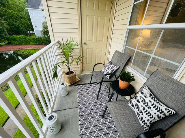 Building Photo - 900 Dean Lee Dr