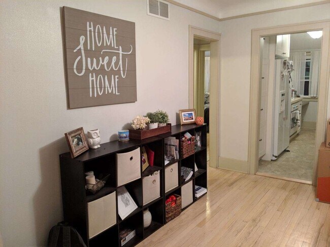 Building Photo - 473 Fairfield St