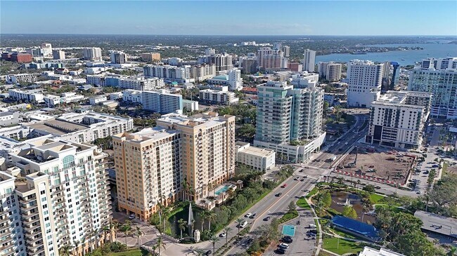 Building Photo - 750 N Tamiami Trl
