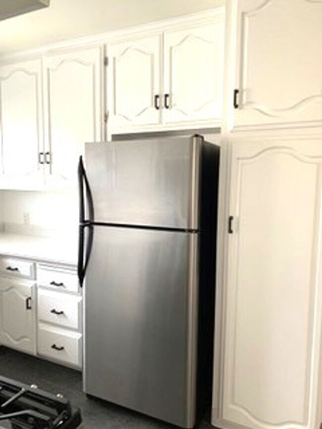 Building Photo - 18th Street