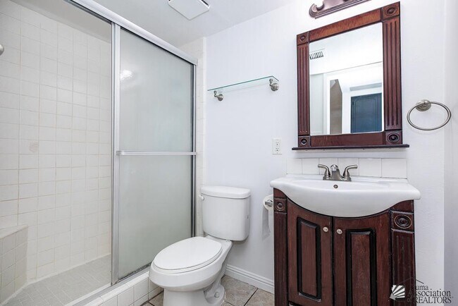 Building Photo - 1931 Paris Ct