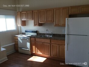 Building Photo - Large Studio Apartment with high ceilings ...