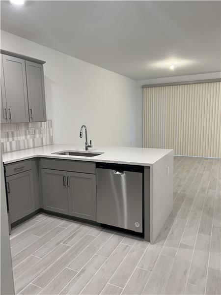 Building Photo - 162 SW 179th Ave