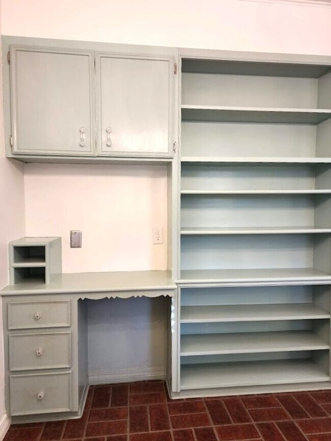 Building Photo - 2 Bed 1.5 Bath 1 Car Garage in the GRADY MUSGRAVE LAKESIDE Addition