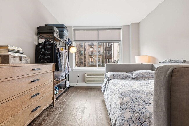 Building Photo - 1450 Washington St