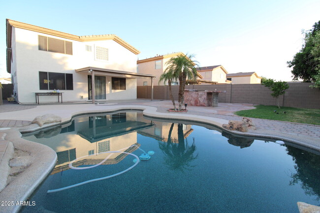 Building Photo - 14334 W Avalon Dr