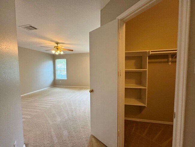 Building Photo - 126 Salado Dr