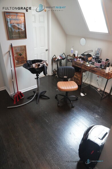 Building Photo - 2652 W 23rd Pl