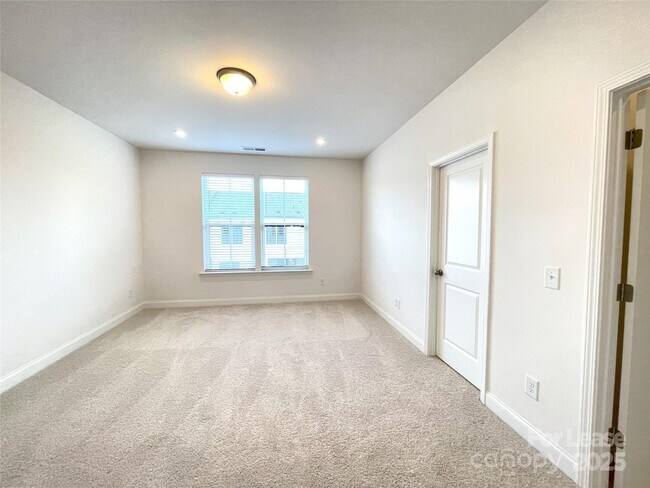 Building Photo - 5005 Layman Dr