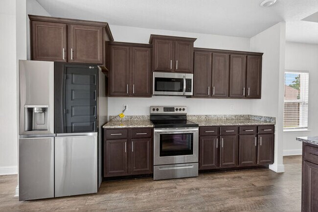 Building Photo - 15610 Ridge Ct
