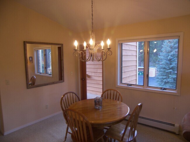 Building Photo - 1 Bedroom in McCloud!  2 Blocks from Incline Beach!