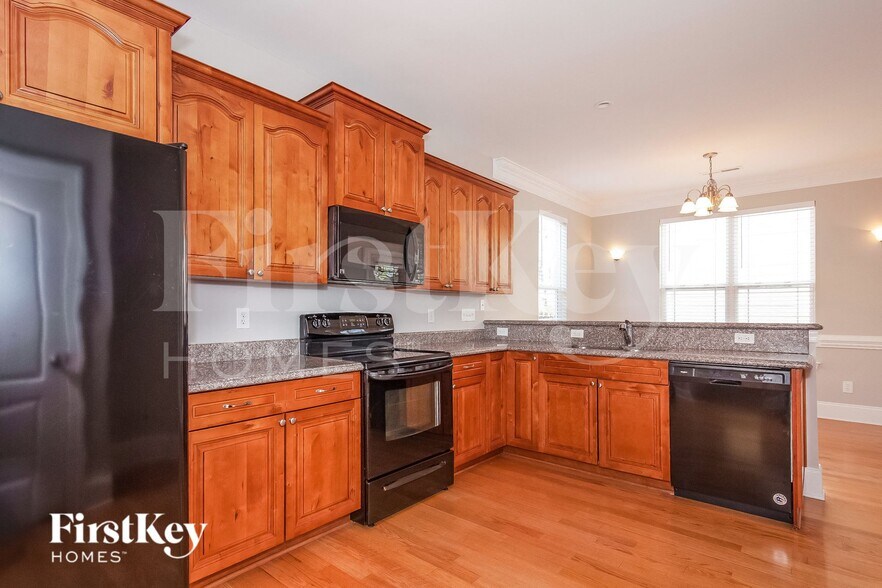 Building Photo - 14029 Cedar Pond Cir