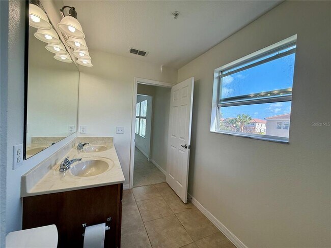 Building Photo - 2090 Water Tupelo Way