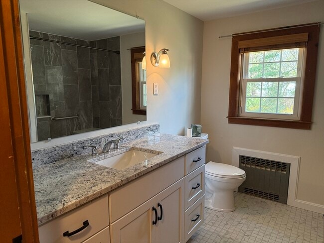 Building Photo - 3 Crescent St