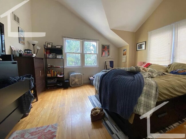 Building Photo - 266 Allston St