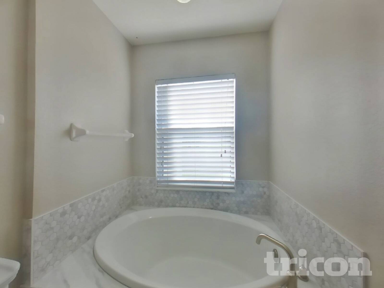 Building Photo - 10123 41st Ct E