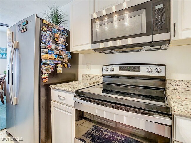 Building Photo - 4625 Bayshore Dr