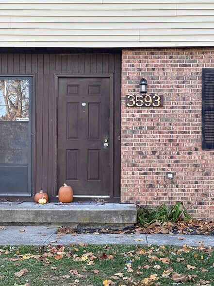 Building Photo - 3593 Scarberry Dr