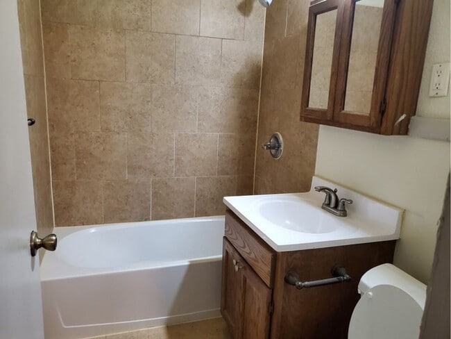 Building Photo - 534 S Christine Ave