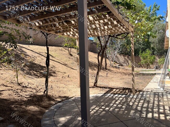 Building Photo - 1752 Bradcliff Way