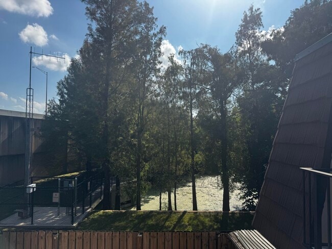 Building Photo - 417 4th Ln