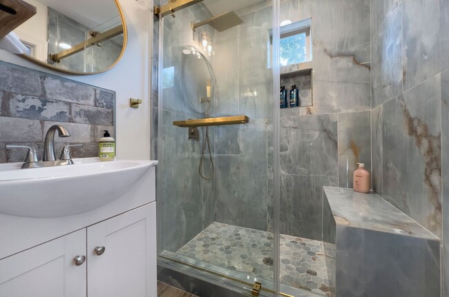 Building Photo - Discover the charm of this FULLY FURNISHED...