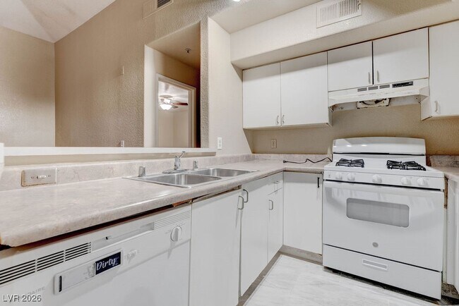 Building Photo - 5000 Red Rock St