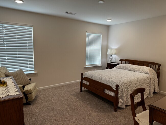 Building Photo - 230 Pedric Dr