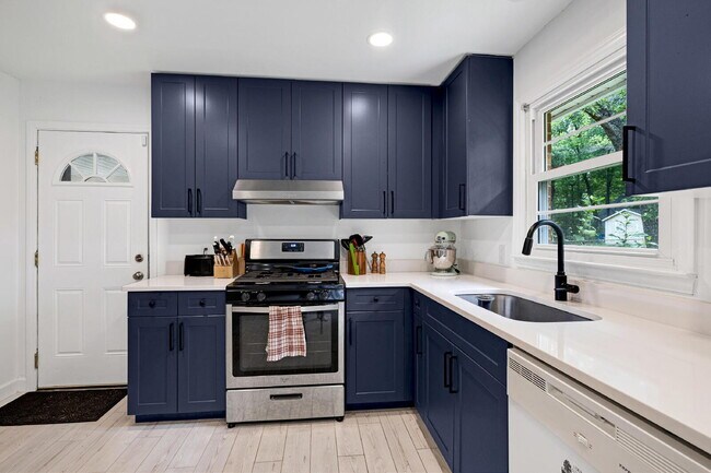 Building Photo - 4824 Stafford Dr