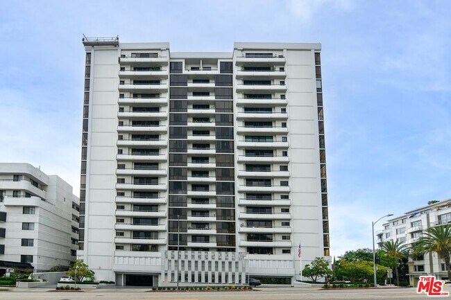 Building Photo - 10660 Wilshire Blvd